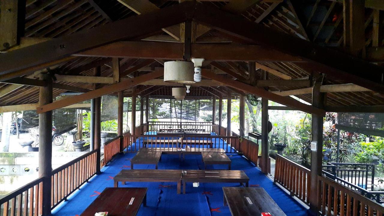Hotel Aqiilah Syariah Lamongan Exterior foto