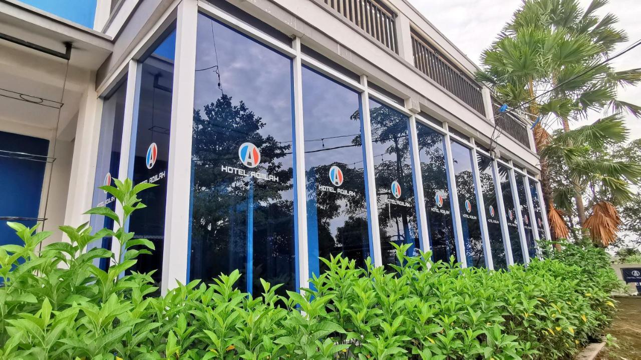 Hotel Aqiilah Syariah Lamongan Exterior foto