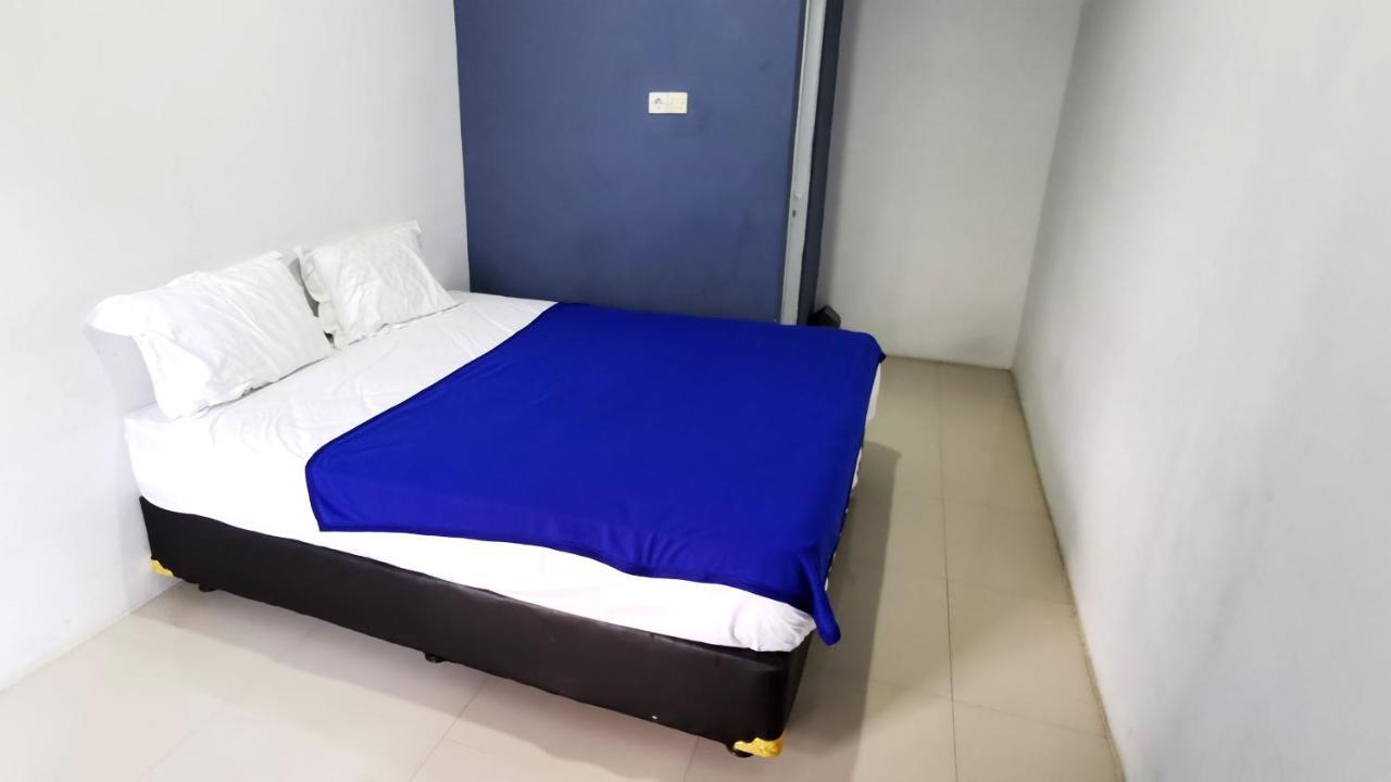 Hotel Aqiilah Syariah Lamongan Exterior foto