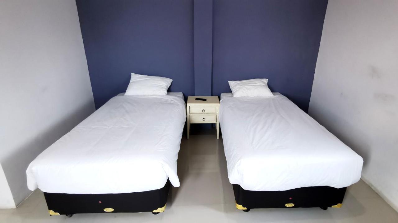 Hotel Aqiilah Syariah Lamongan Exterior foto